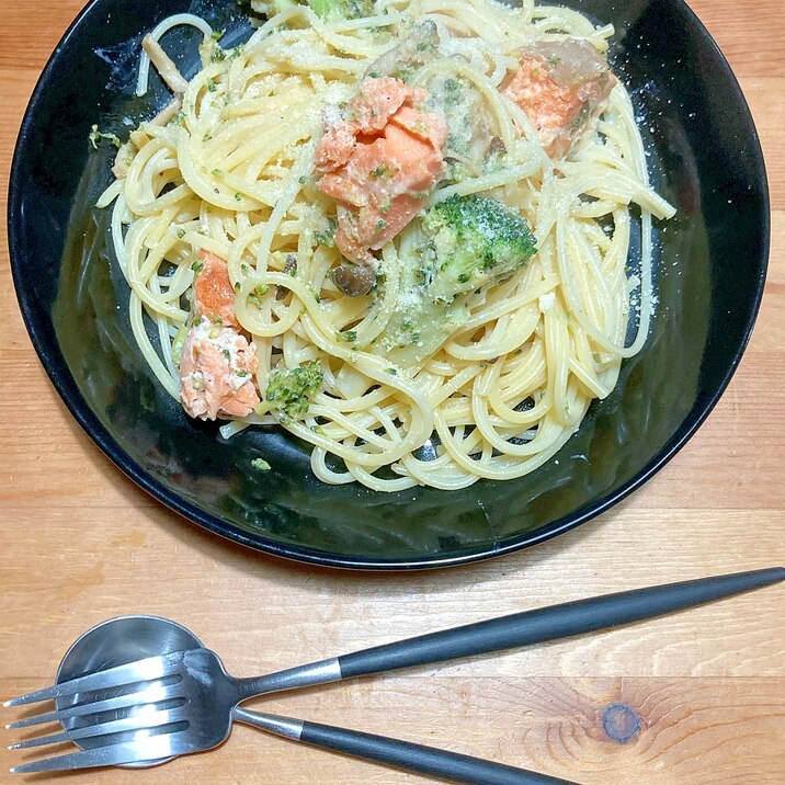 塩鮭とブロッコリーの豆乳パスタ